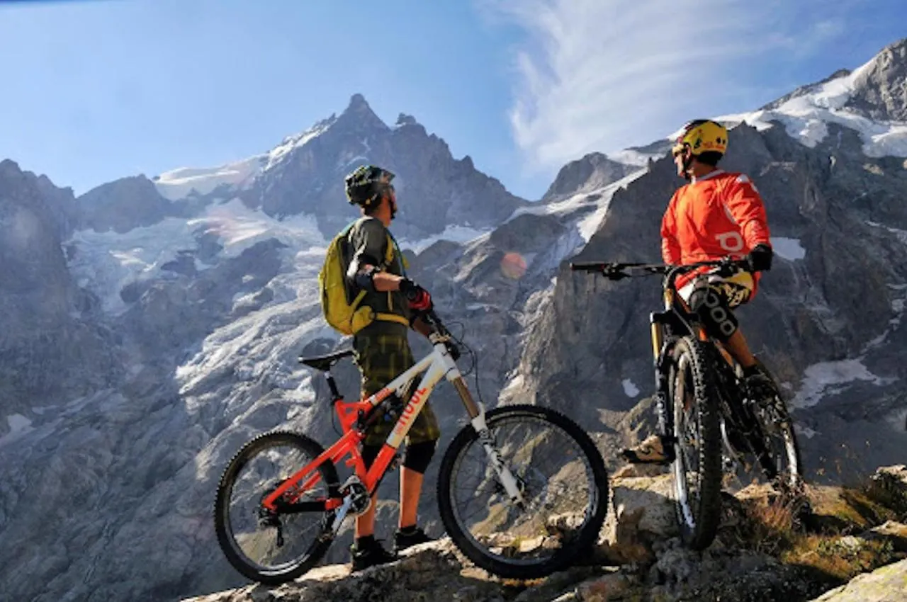Apartment Chalet La Cachette Cyclists & Skiers Le Bourg-d'Oisans France