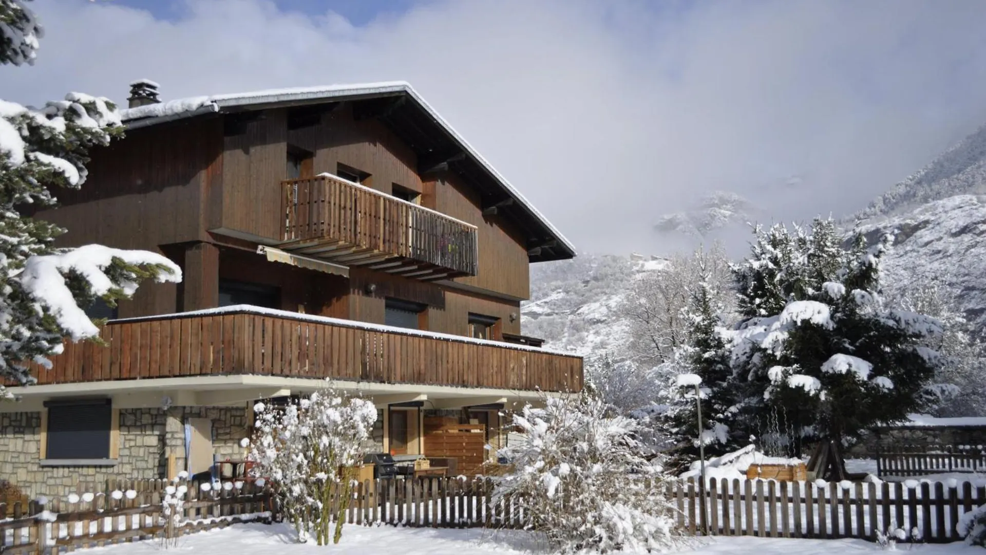 Apartment Chalet La Cachette Cyclists & Skiers Le Bourg-d'Oisans